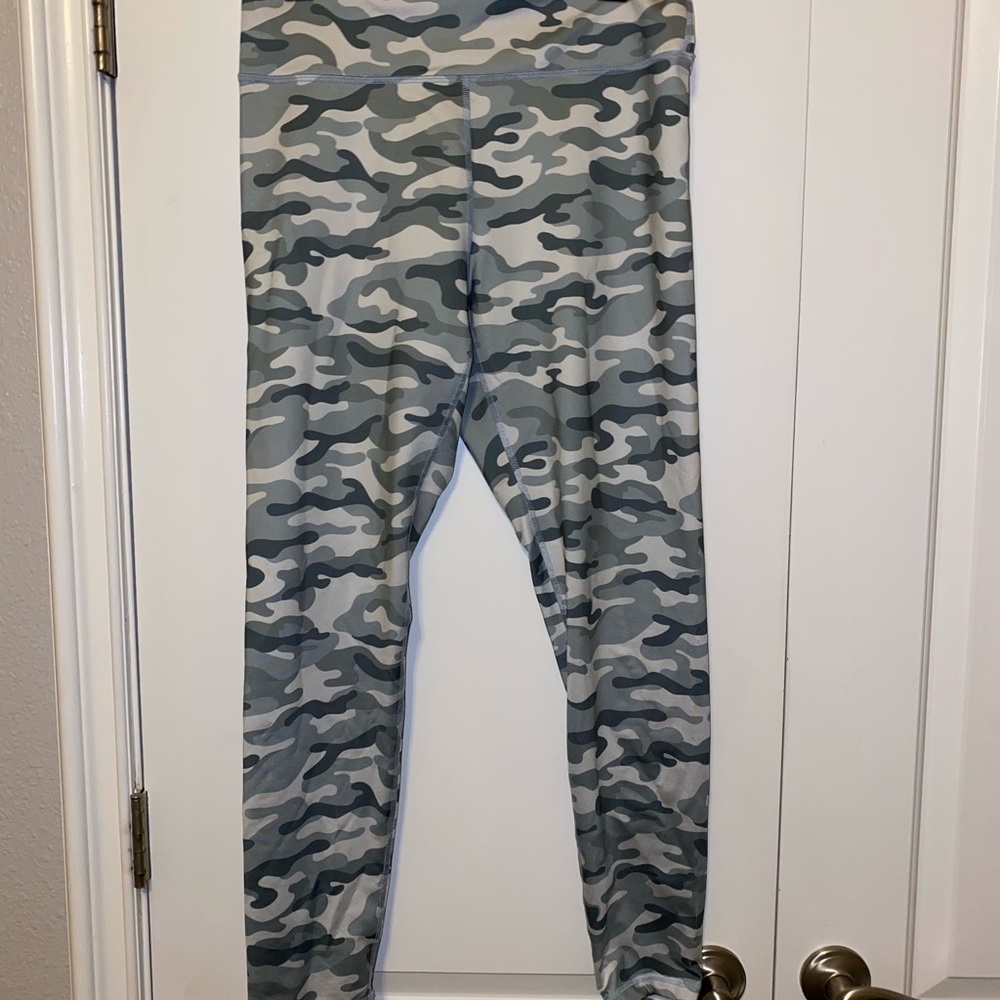 Tackma Camo Leggings from Aerie